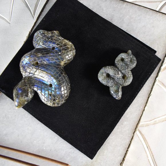 Blue Flash Labradorite Serpent Incense Holder - Picture 8 of 10